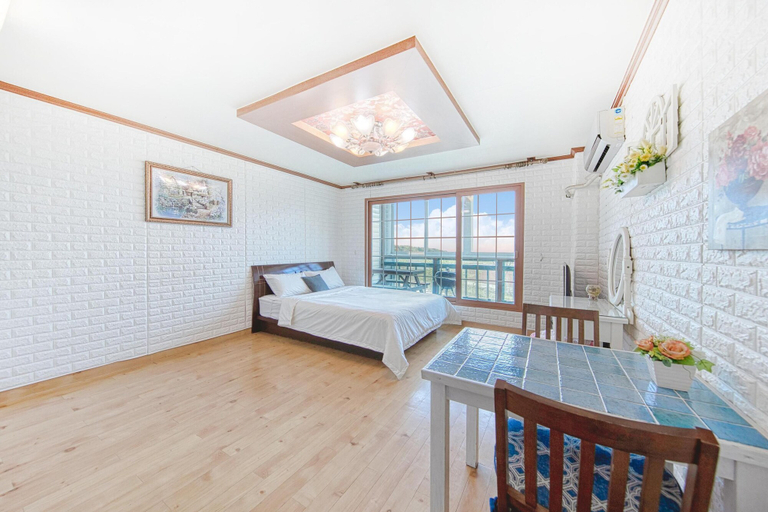 Bedroom 3, Ganghwa Ara Pension, Ganghwa