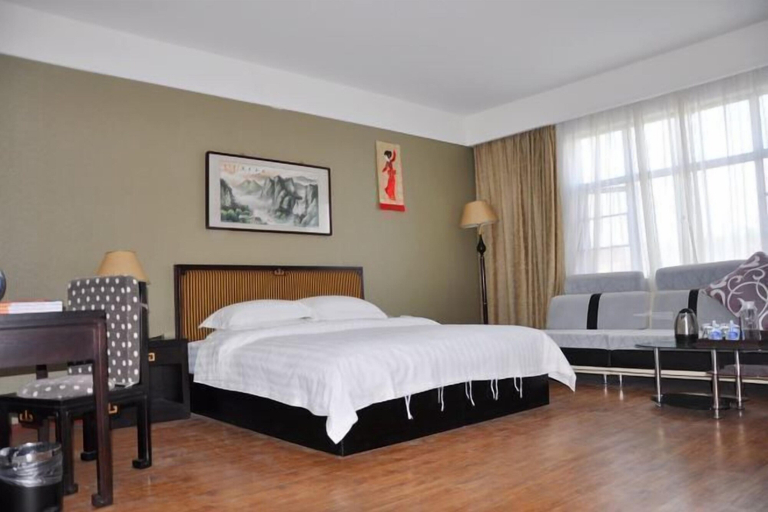 Bedroom 1, Xiyouji Park Holiday Hotel, Suizhou Shi