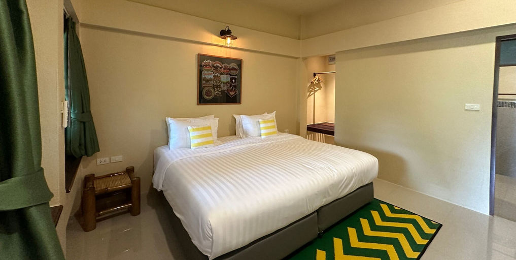 Bedroom 2, Sawasdee Lagoon Camping & Restaurant, Thai Mueang