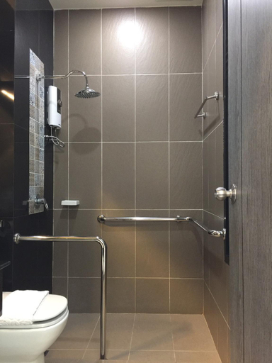 Bathroom 3, Pura Nakhon Hotel, Muang Nakhon Si Thammarat