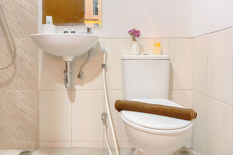 Bathroom 3, Studio At Transpark Juanda Bekasi Timur Apartment, Bekasi