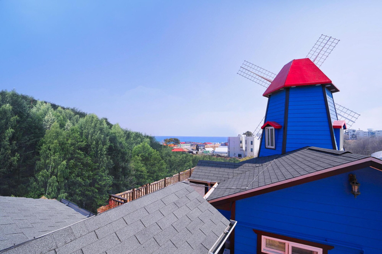 Exterior & Views 2, Gangneung Windmill Pension, Gangneung