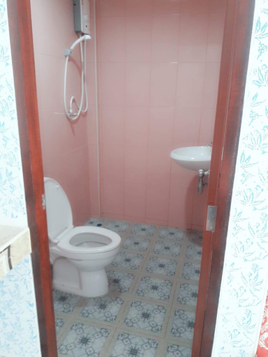 Bathroom, Manowwhan Homestay, Kaeng Krachan