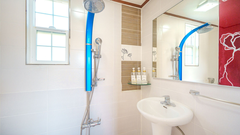 Bathroom 4, Namhae Mohito Pension, Namhae