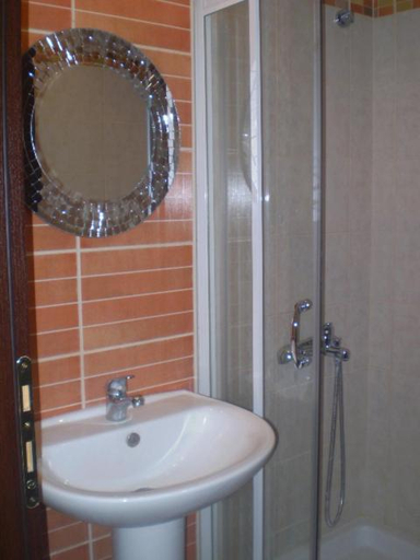 Bathroom 5, SMILE, Central Macedonia