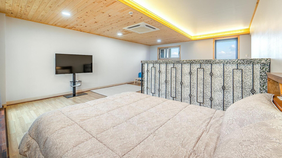 Bedroom 3, Jeju Hoyeongfarm Stay, Jeju