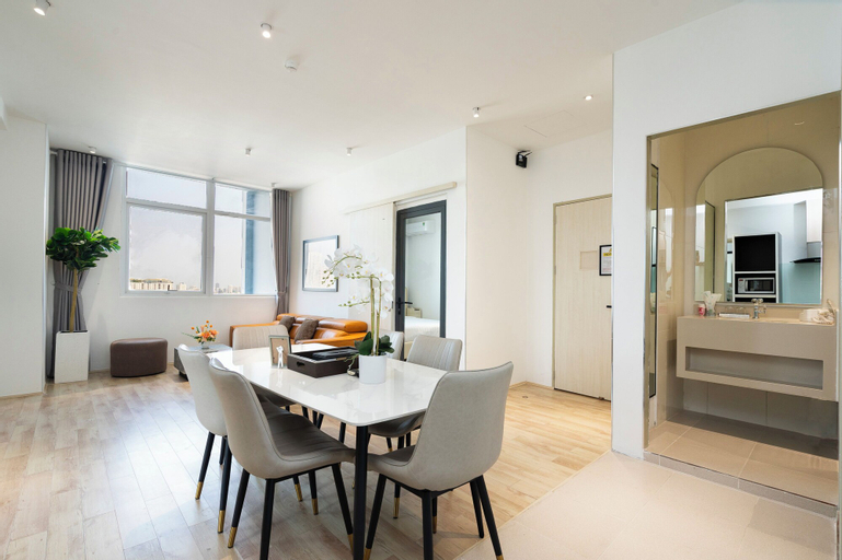 Dining Room 13