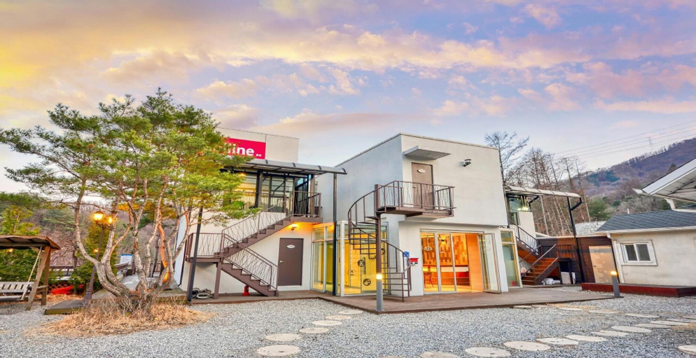 Exterior & Views 2, Gapyeong Colline Pension, Gapyeong