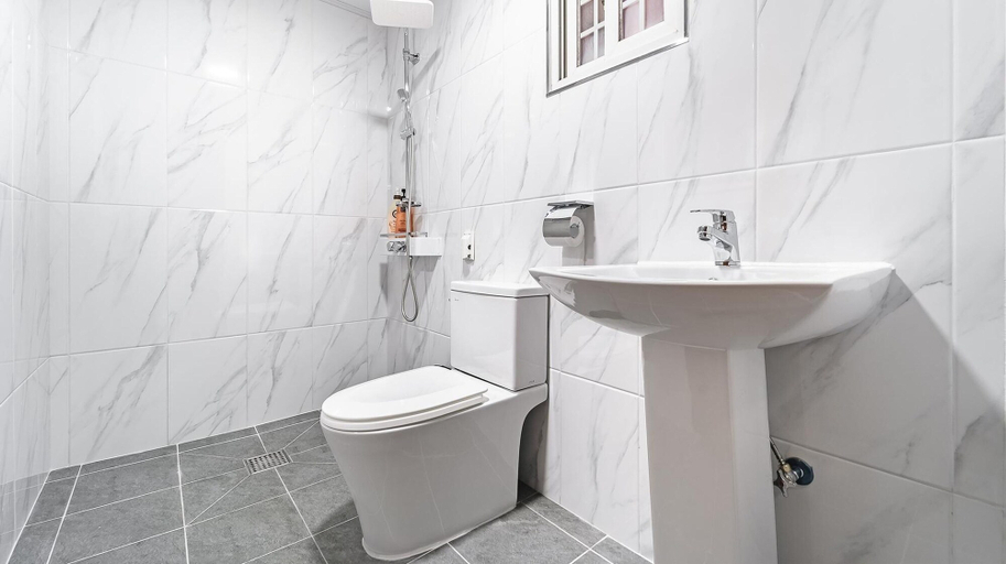 Bathroom 4, Gapyeong Leupuang Pension, Gapyeong