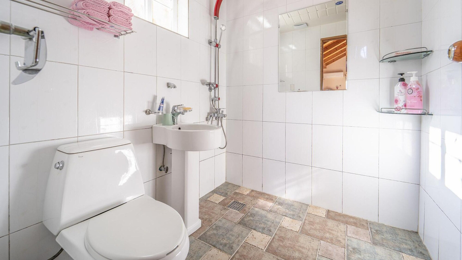 Bathroom 3, Yeosu Supsokae Pension, Yeosu