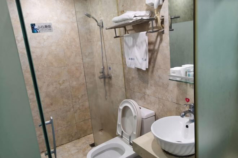 Bathroom 4, Haiying Hotel