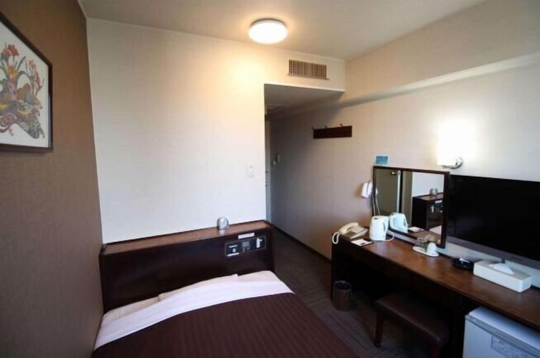 Bedroom 4, Hotel Airway, Naha