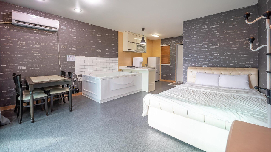 Bedroom 3, Gapyeong Topclouds Pet&spa Pension, Gapyeong