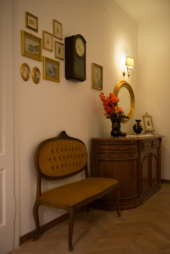 Others 2, B & B Antico Borgo Teresiano, Trieste