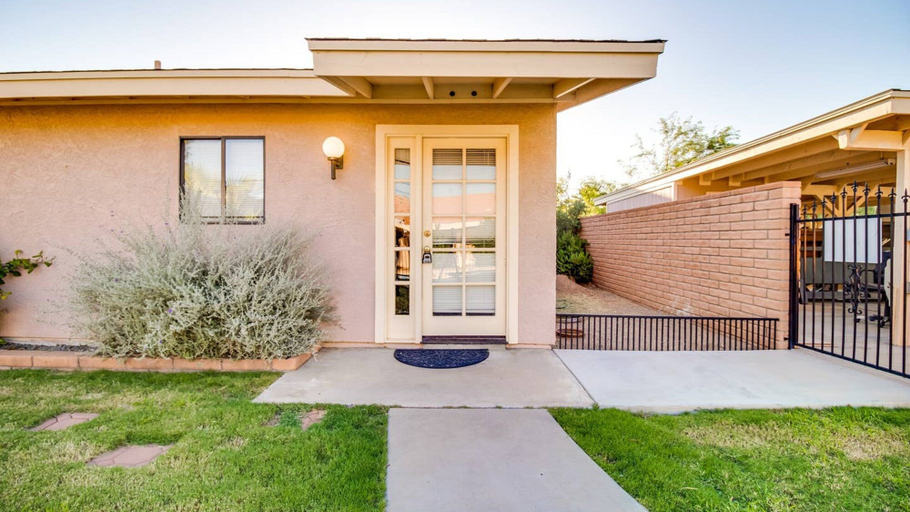 Exterior & Views 2, North Phoenix 6 Bedroom With Guest House & Pool!, Maricopa