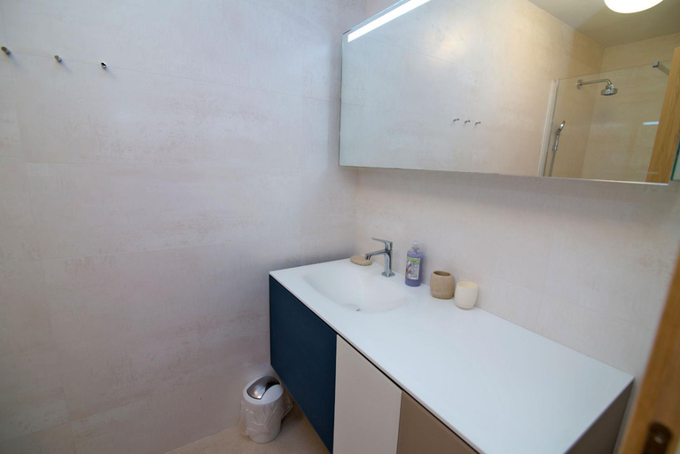 Bathroom 2, Jelena B4, Mali Lošinj