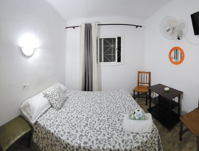Bedroom 2, Hostal Sol Celeste, Girona