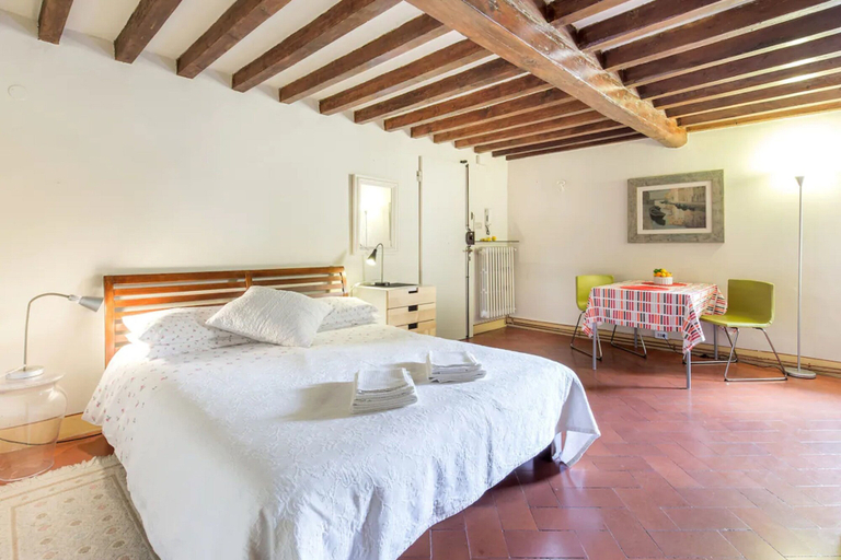 Room 5, Studio apt (n.2) Ancient Palazzo, Florence