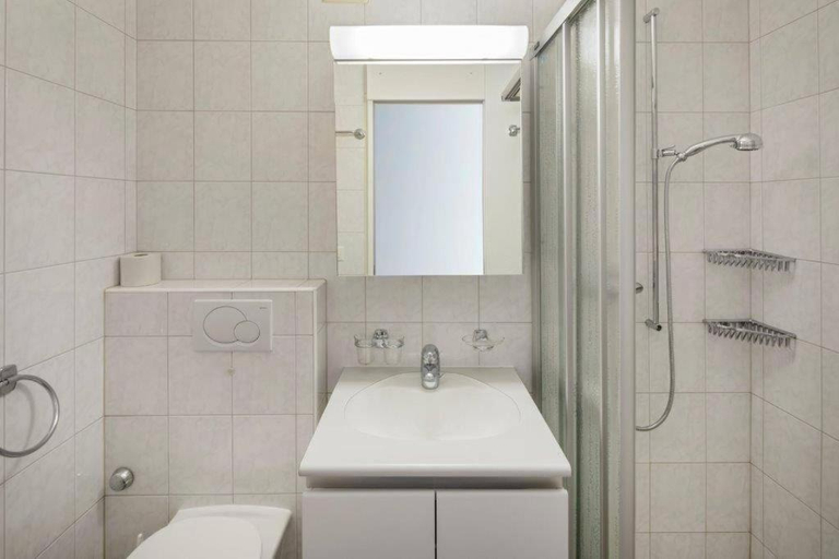 Bathroom, Cristal 50, Leuk