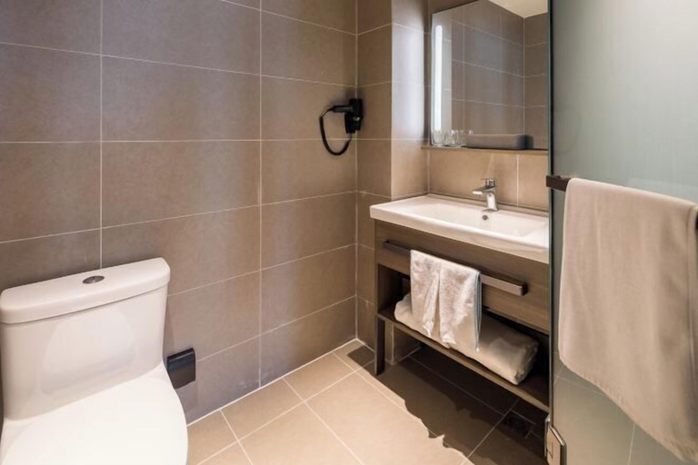 Bathroom 4, HanTing Hotel (Hai'an Wenfeng Great World), Nantong