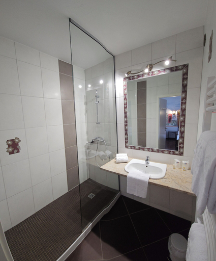 Bathroom 3, Hôtel Champ Alsace Aerodrome, Bas-Rhin