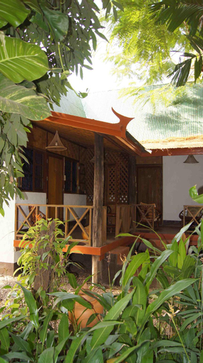 Exterior 3