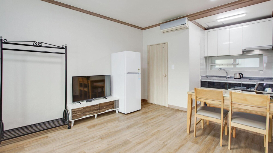 Dining Room 10