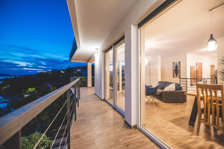 Others 4, Beachfront Villa Grace with heated rooftop pool, Crikvenica