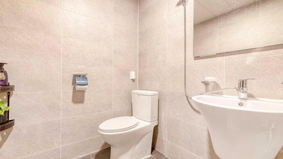 Bathroom 5, Goseong Pinetree Pension, Goseong