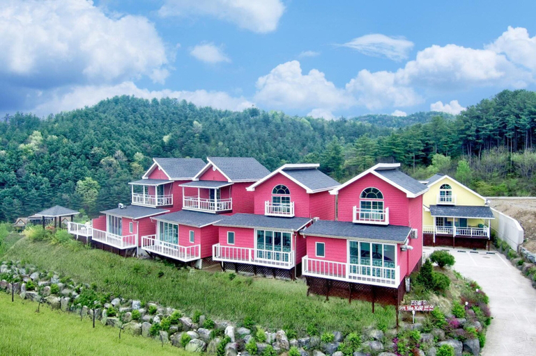 Exterior & Views 2, Hongcheon On The Hill Pension, Chuncheon
