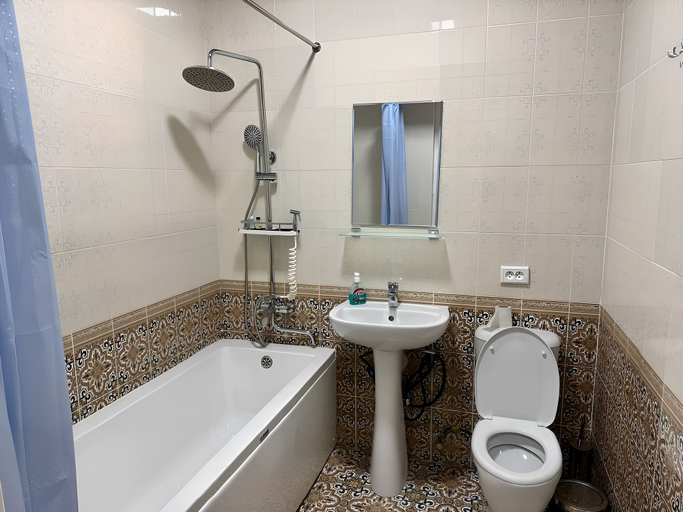 Bathroom 3, Qamar Hotel, Buxoro