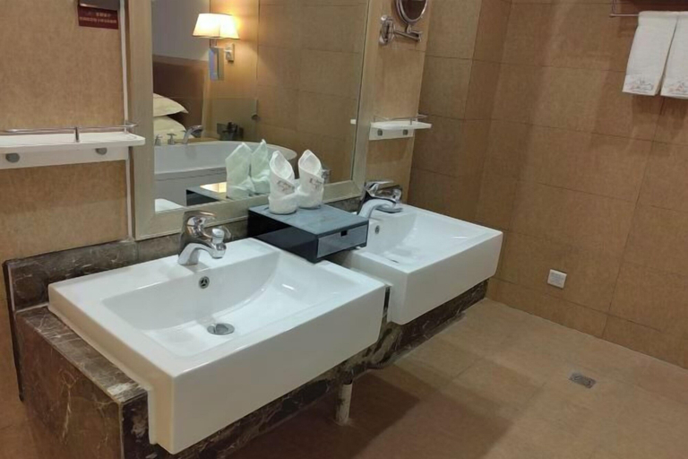 Bathroom 4, Xianning Hot Spring Valley Resort, Xianning