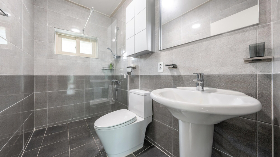 Bathroom 3, Gapyeong Nomadrium Poolvilla Pension, Gapyeong