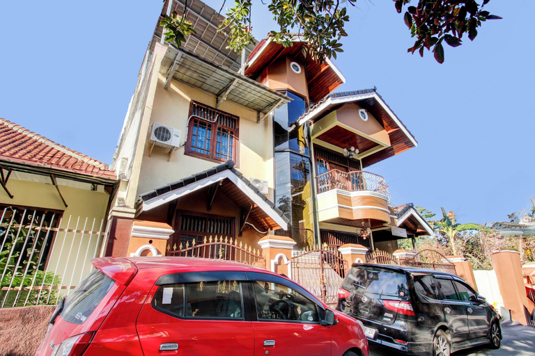 Exterior & Views 2, Hotel O Griya Pius Syariah Malioboro, Yogyakarta