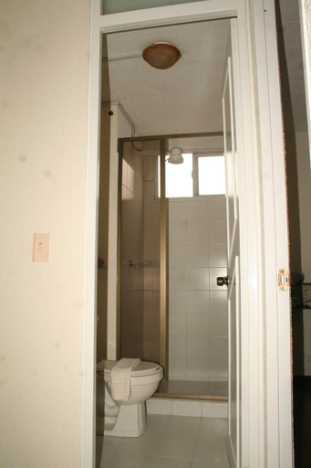 Bathroom, Aloha, Santafé de Bogotá