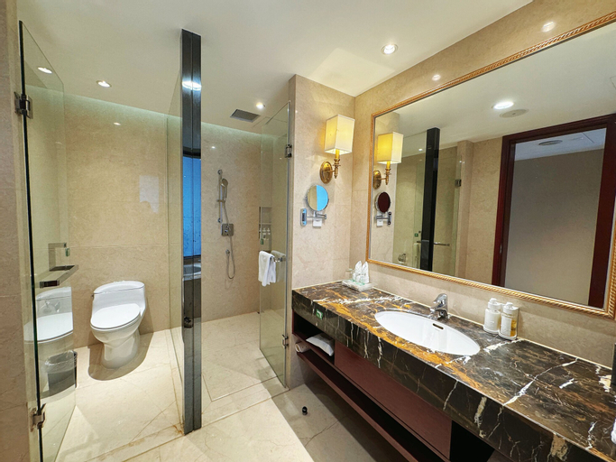 Bathroom 28