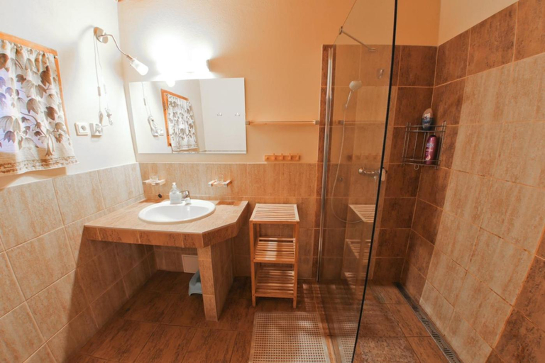 Bathroom 3, Drevenica pod Lanom, Tvrdošín