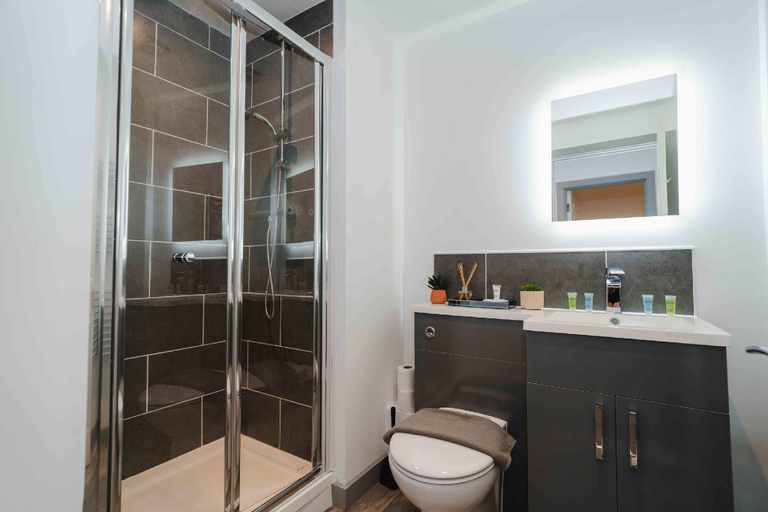 Bathroom 2, Stunning Luxury Stay by VICHY, Kingston upon Hull