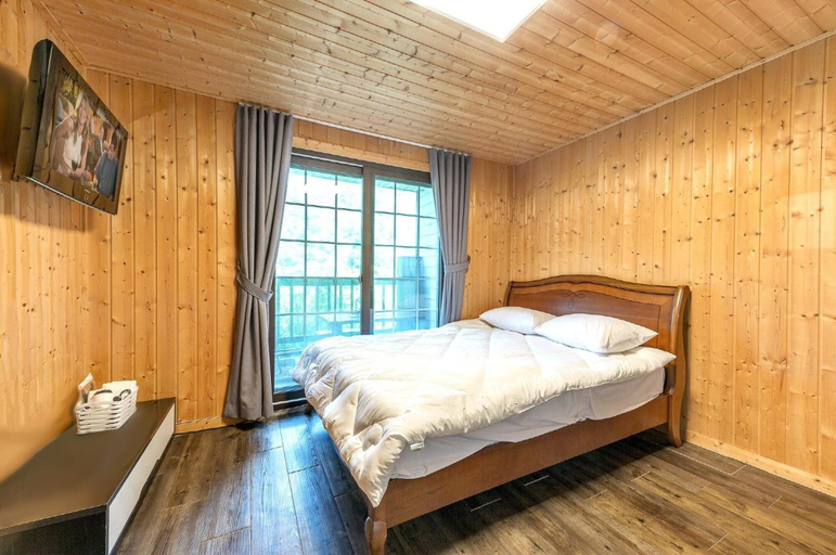 Bedroom 3, Gapyeong Chaerokji Pension, Gapyeong