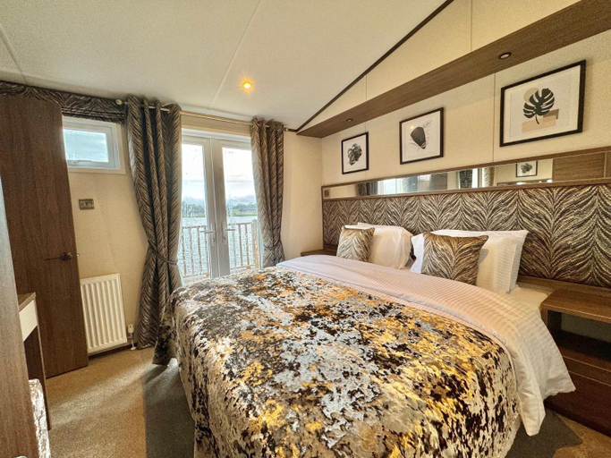 Others 2, Luxury Langham Lodge, Lancashire