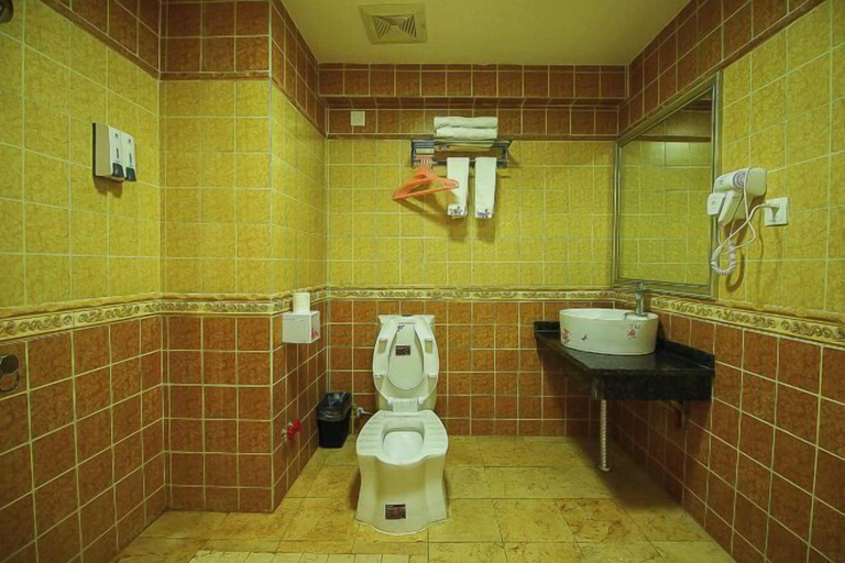 Bathroom 3, Qionghai Jiaji Red Rose Theme Hotel, Hainan