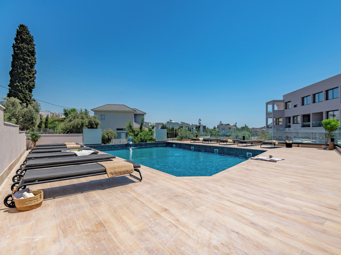 Pool 4, Sanders River Plaza Nice 3 Bedroom Apt w Terrace