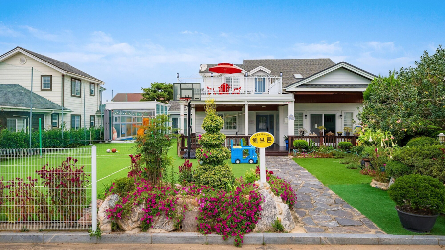 Exterior & Views 2, Daebudo Hebron Poolvilla, Hwaseong