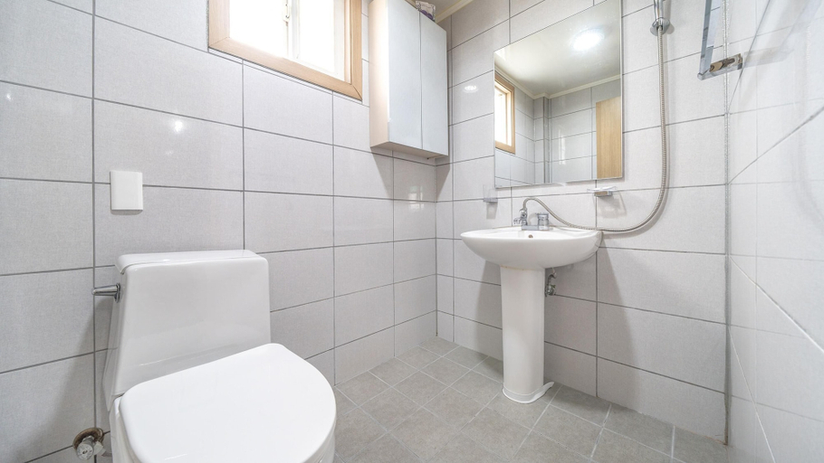 Bathroom 2, Ganghwa White Stone Pension, Ganghwa