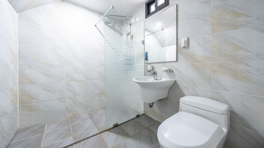 Bathroom 2, Sacheon Bichae Pension, Sacheon