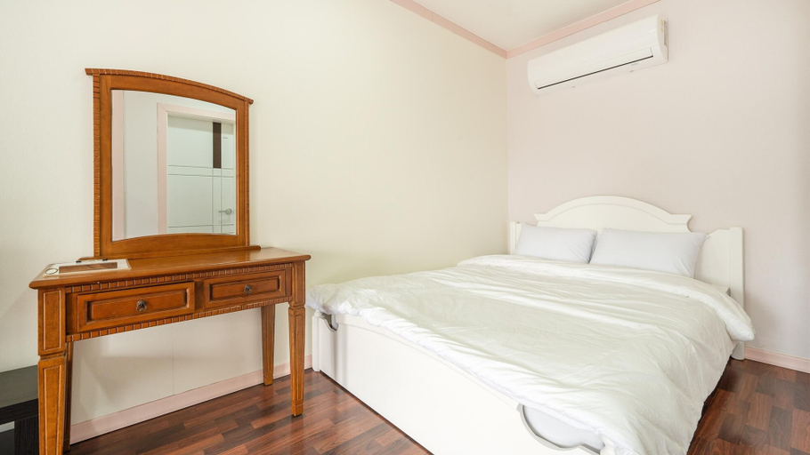 Bedroom 3, Seokmodo Supsokbadapunggyeong Pension, Ganghwa