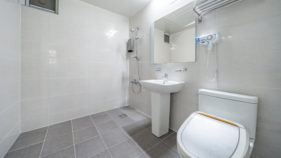 Bathroom 4, Goseong Araenmaru Pension, Goseong