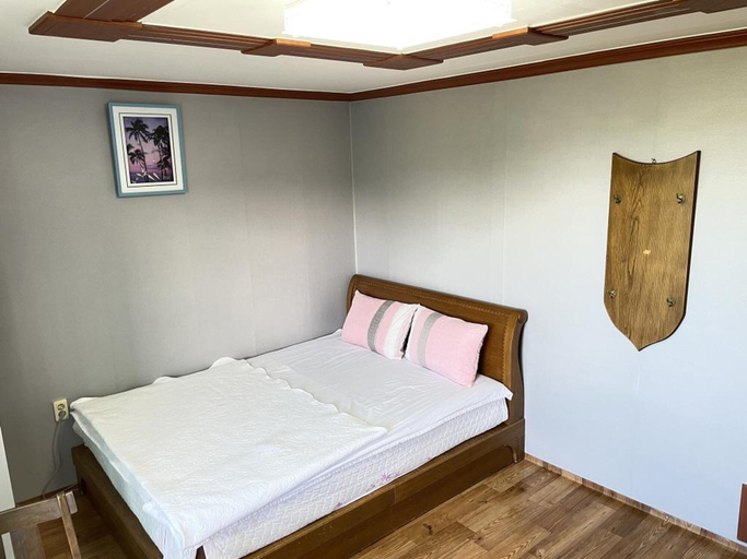 Bedroom 3, Sokcho Haeoleumhouse, Sokcho