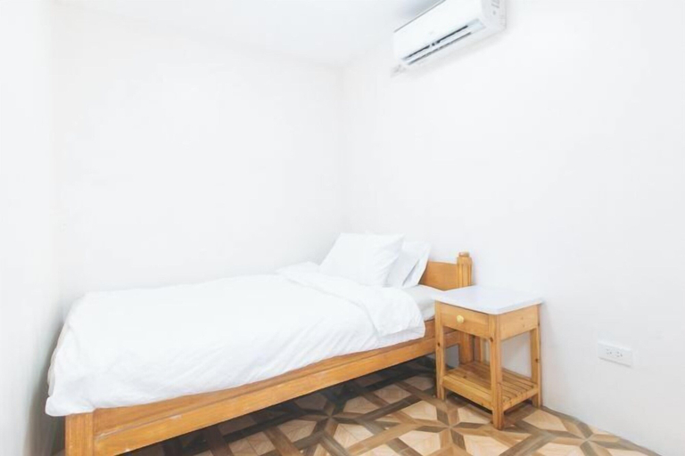 Bedroom 3, RedDoorz @ Alquiza Residences Paranaque, Parañaque