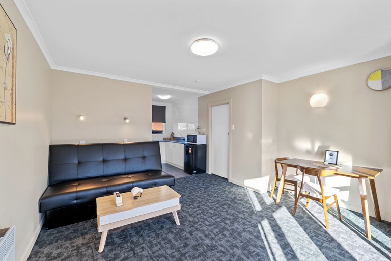 Others 4, City Court, Invercargill